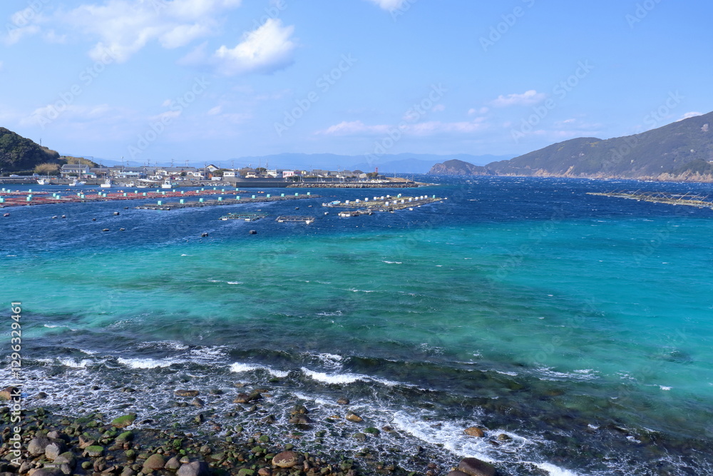 Fototapeta premium 柏島 冬の荒れた海 （高知県 大月町）