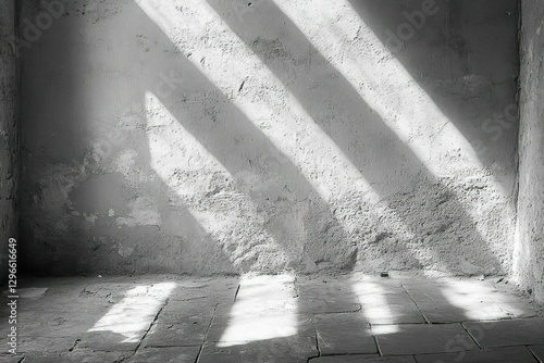 Obraz na płótnie Sunlit Room: Grungy Wall, Stone Floor, Light Beams w salonie