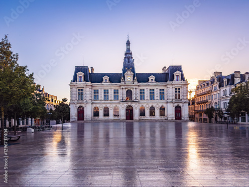 Obraz na płótnie Poitiers City Hall in Poitiers, France w salonie
