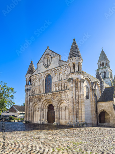 Obraz na płótnie Traditional Cathedral building in Poitiers, France w salonie
