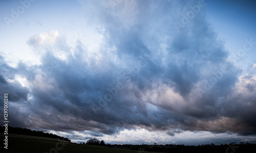 Dunkle Wolken