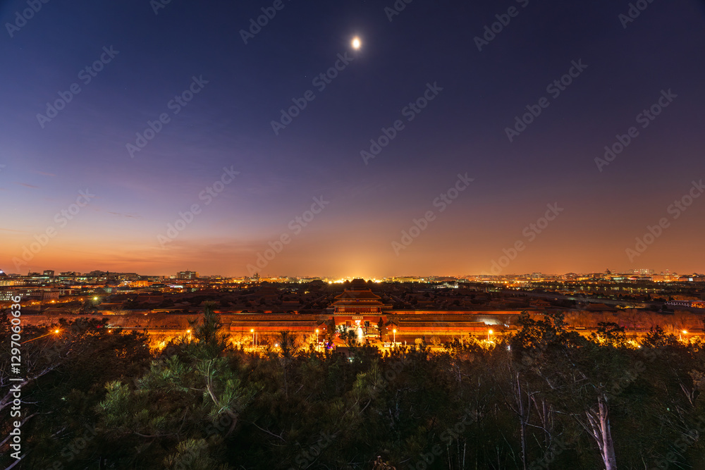 Fototapeta premium A panoramic view of the night scene of the Palace Museum in Beijing, China, a glorious historical site in the twilight