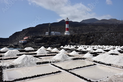 Salinas y faro

