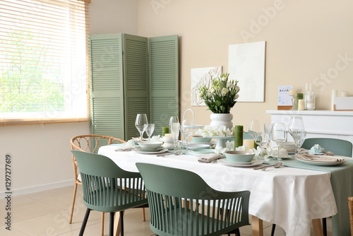 Beautiful table setting wit...