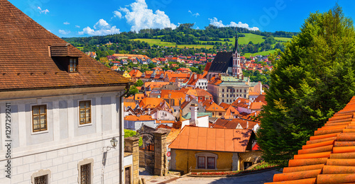 Obraz na płótnie Summer cityscape - view from the Cesky Krumlov Castle to the historic centre Cesky Krumlov with St. Vitus Church, Czech Republic w salonie