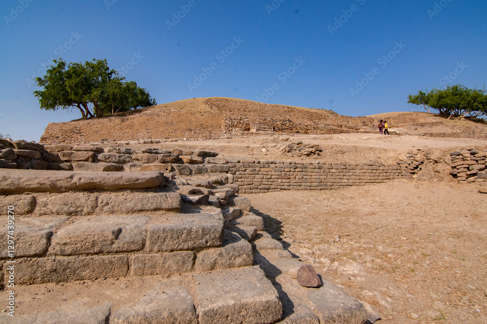 Obraz premium Ancient Ruins of Harappan Civilization at Dholavira, Gujarat