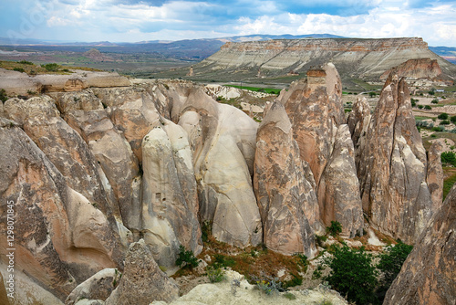 Obraz na płótnie Majestic rock formations rise dramatically in the stunning Cappadocia landscape. w salonie