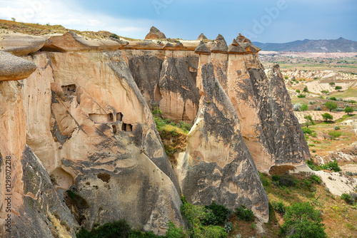 Obraz na płótnie Unique rock formations stand majestically in Cappadocia's enchanting landscape. w salonie