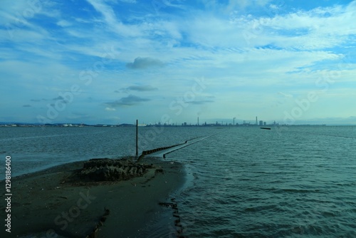 Path Stretching to the Opposite Shore , 対岸へ伸びる海の道