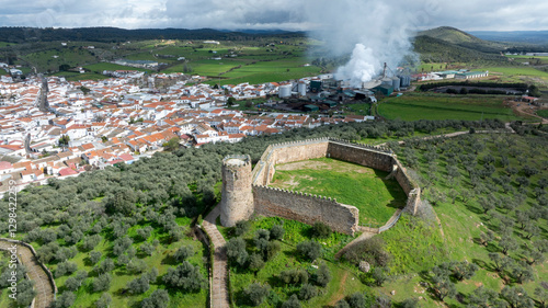 Wallpaper Mural Castillo de Alanís en la provincia de Sevilla, España Torontodigital.ca