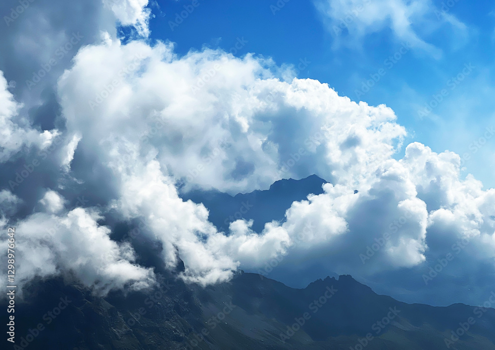 Obraz premium Beautiful photogenic clouds over the Uri Alps massif in the Swiss Alps, Melchtal - Canton of Obwalden, Switzerland (Kanton Obwald, Schweiz)