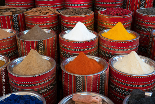 Obraz na płótnie Spices in bowls on the Dubai market, United Arab Emirates w salonie