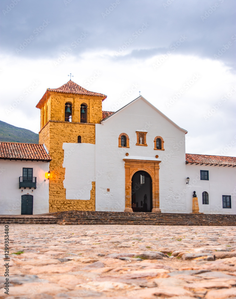 Fototapeta premium Stunning Colonial Architecture at the Main Square of Villa de Leyva, Boyacá, Colombia