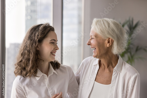 Φωτογραφία Bridge between generations