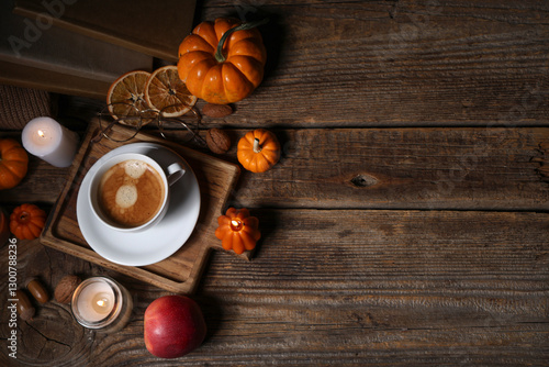 Cozy autumn coffee break wi...