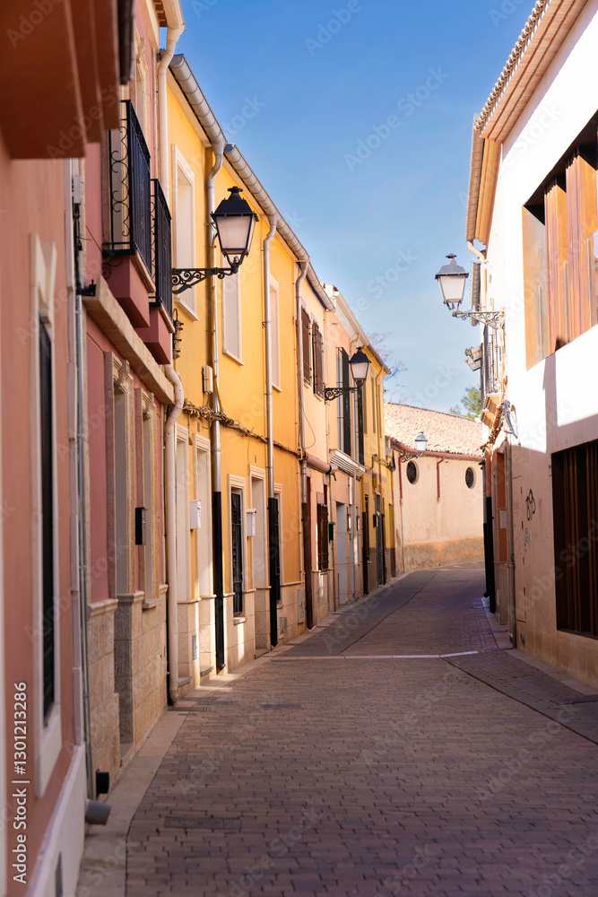 Fototapeta premium calle en almenas, españa