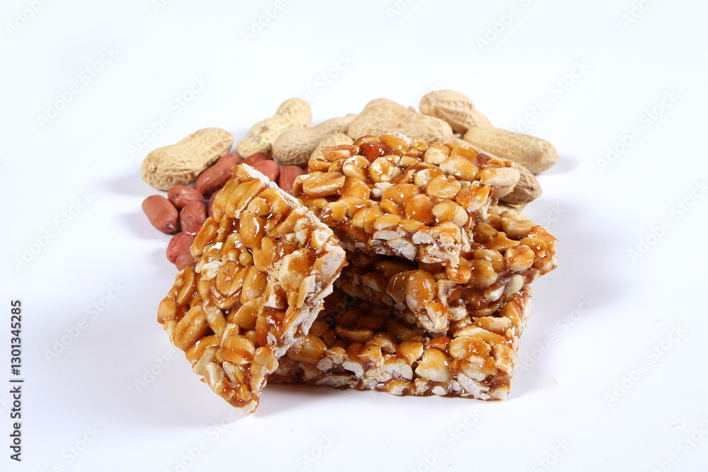 Peanut candy and raw peanut Peanut candy and raw peanut