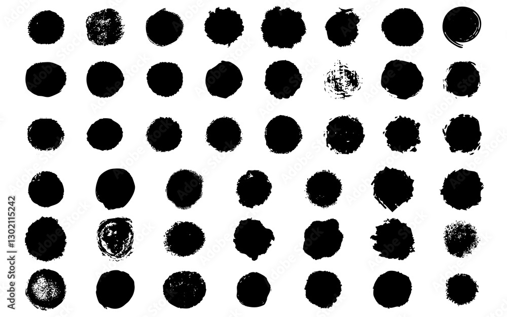 Fototapeta premium set of black grunge ink hand drawn circles