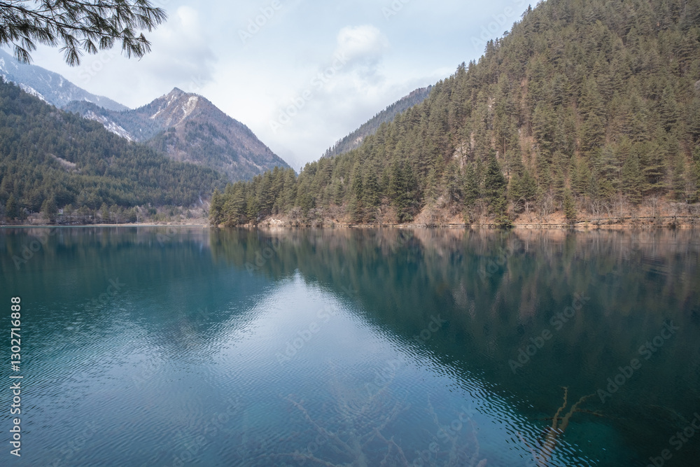 Fototapeta premium Mirror Lake locate in Jiuzhaigou, Sichuan Province, China