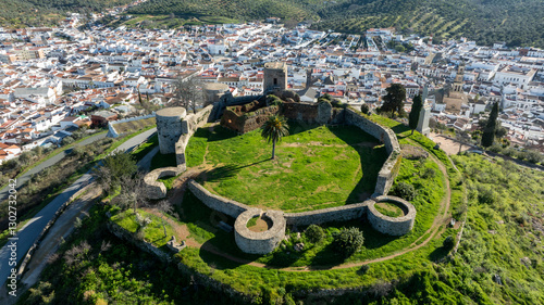 vista del castillo de Constantina en la provincia de Sevilla, Andalucía