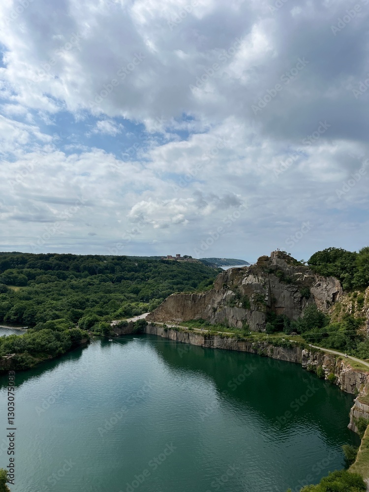 Fototapeta premium lake and mountains