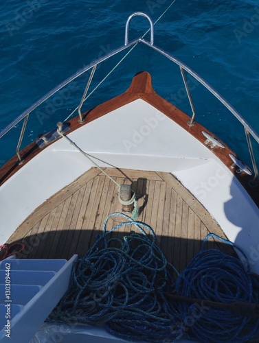 Obraz na płótnie The bow of a boat, yacht, in the azure sea w salonie