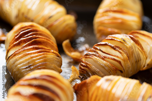 Obraz na płótnie rustic hasselback baked potatoes w salonie