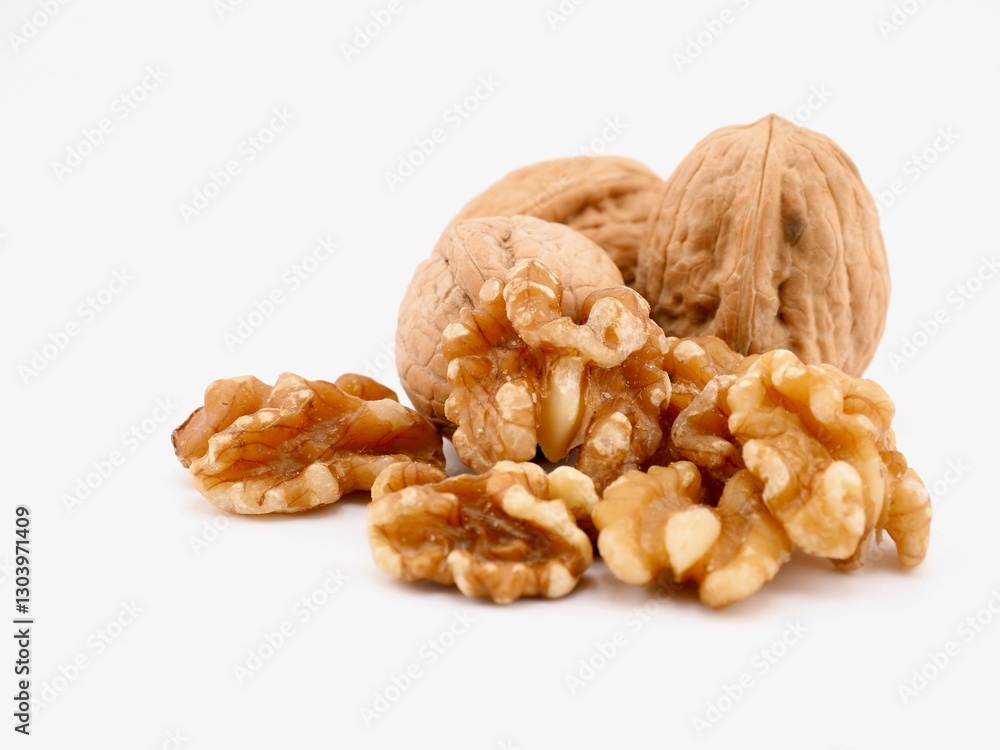 신선한 유기농 견과류 호두 
