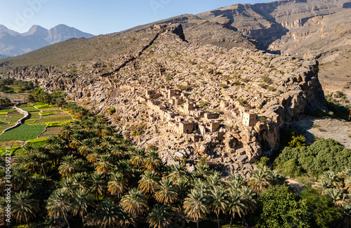 Aufnahme des Wadi Al Nakhar, Omans spektakuläre Schlucht photo