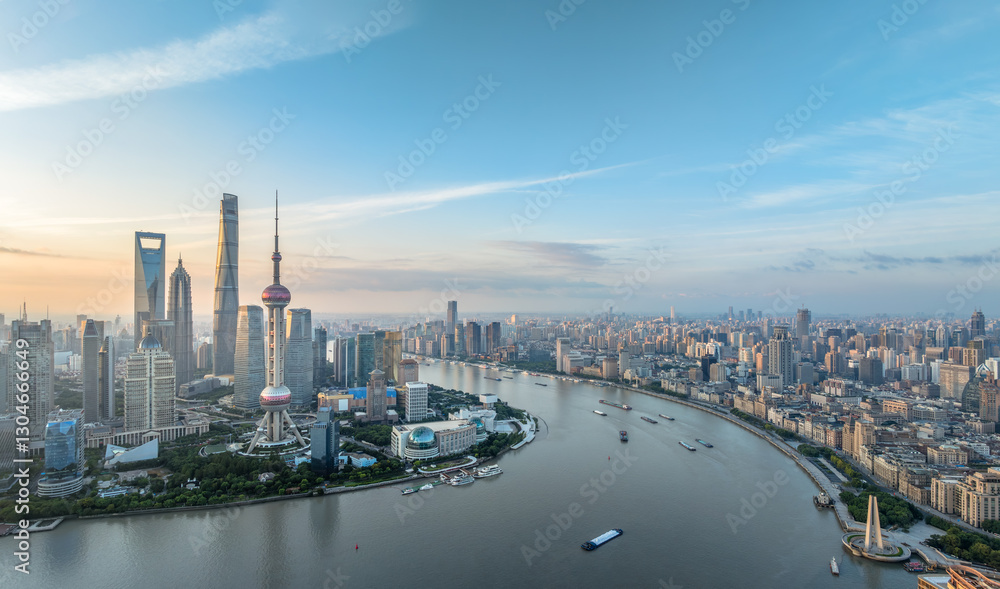 Φωτογραφία Aerial panoramic view of Shanghai skyline and Huangpu river at sunrise