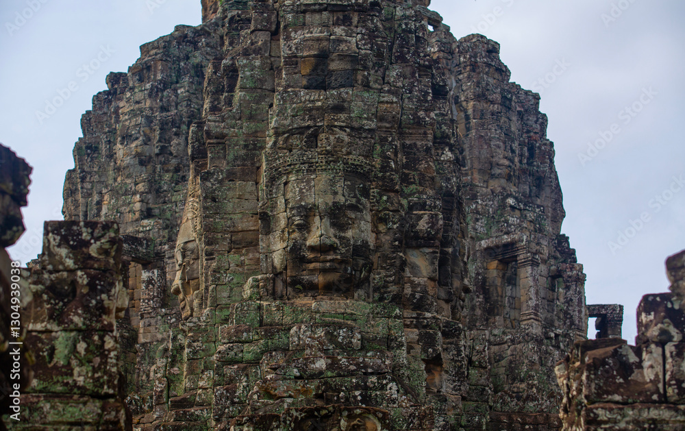 Fototapeta premium Angkor Wat temple bayon face smiling siem reap, cambodia