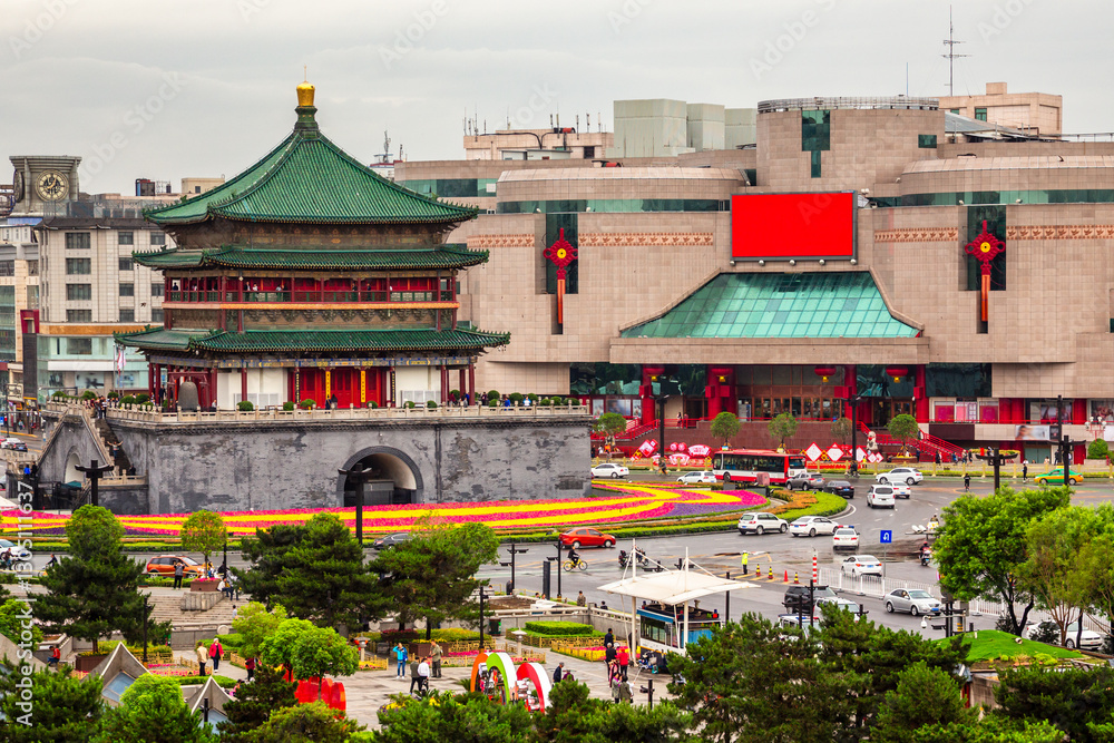 Naklejka premium Central city square with green park and Bell Tower temple, Xian, Shaanxi province, China