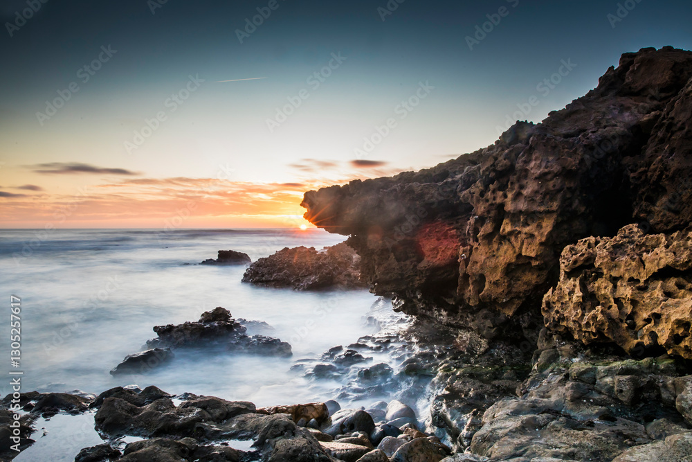 Fototapeta premium Praia Sao Lourenco sunset, Portugal