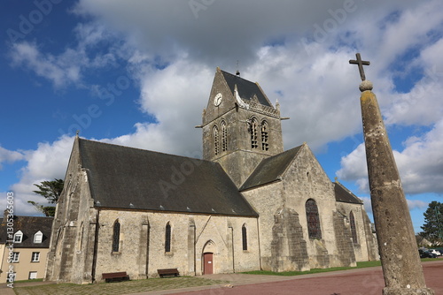 Sainte-Mère l'église et son parachutiste américain