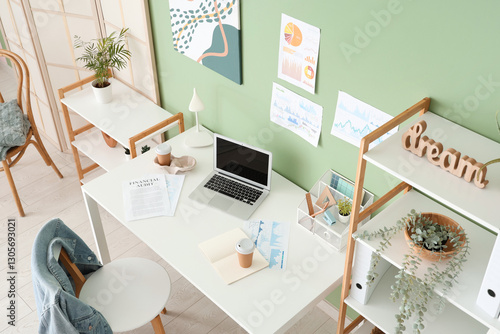 Modern home office workspac...