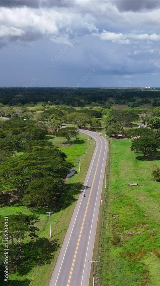 Video aéreo realizado en zona rural del municipio de San Carlos, en el Departamento de Cordoba, Colombia. Resaltan las planicies utilizadas principalmente para actividades ganaderas. Video aéreo realizado en zona rural del municipio de San Carlos, en el Departamento de Cordoba, Colombia. Resaltan las planicies utilizadas principalmente para actividades ganaderas.