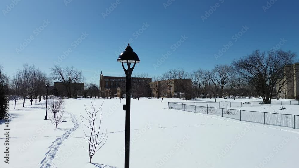 Parc hiver lampadaire de jour