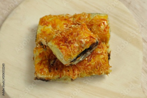 Obraz na płótnie Indonesian snack banana bollen cake w salonie