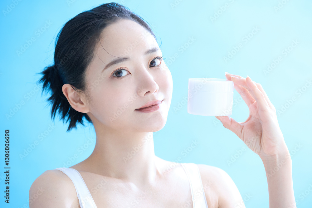 若い女性のヘルシーなスキンケアイメージ