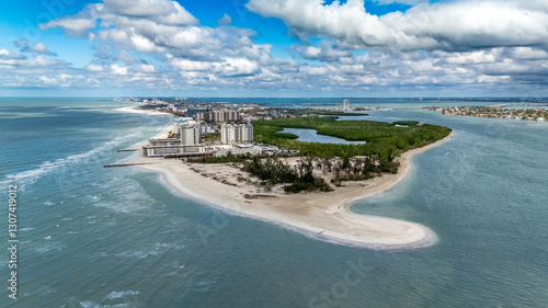 Obraz na plátně Lido Key, Sarasota, FL, USA - 02-20-2025: Winter aerial photo of the vacation beach community, Lido Key, Sarasota, FL, on the Gulf of Mexico
