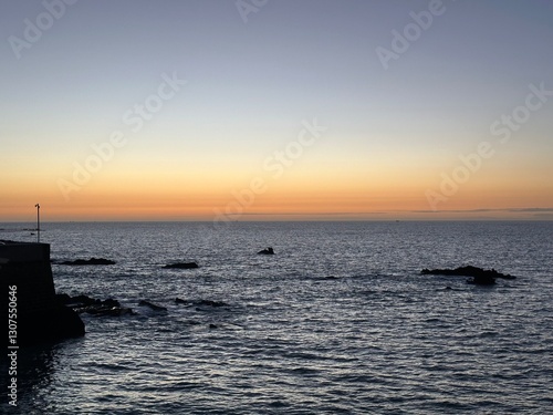 Obraz na płótnie Sunset over the Atlantic Ocean in Cádiz, Andalusia, Spain, April 2024 w salonie