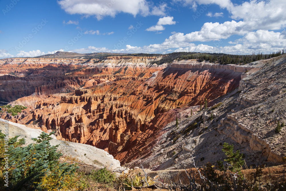Fototapeta premium Colorful rock formations at Cedar Breaks National Monument, Utah