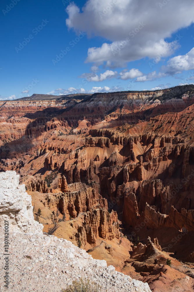 Fototapeta premium Colorful rock formations at Cedar Breaks National Monument, Utah 