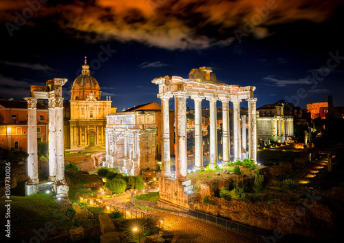 Roman Forum before sunrise alit