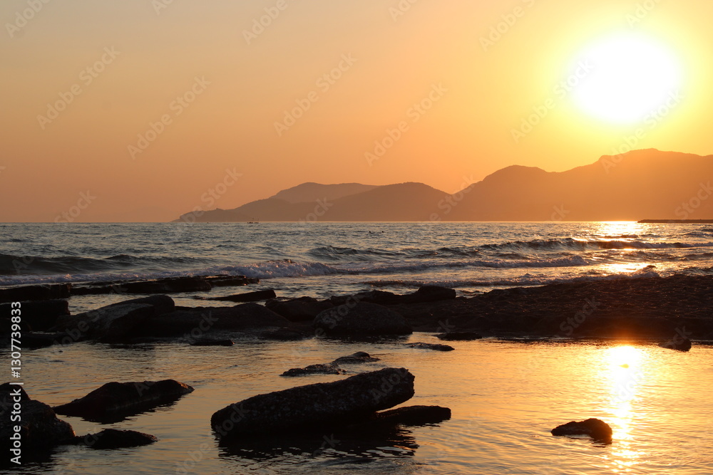 Obraz premium SUnset Over The Sea Of Summer