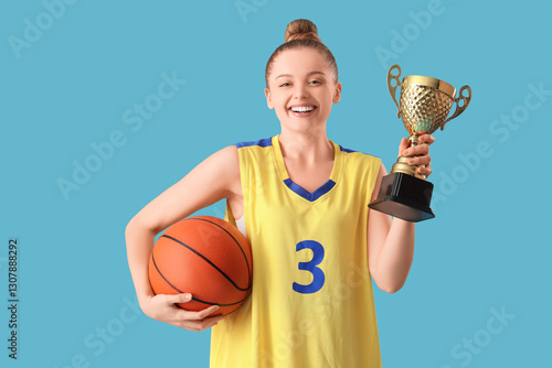 Sporty young woman with bas...