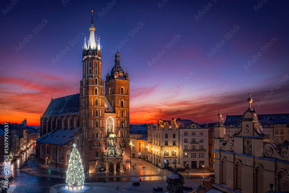 Fototapeta premium Main Square (Saint Mary's Basilica) in Krakow at magic dawn during Christmas time, Poland