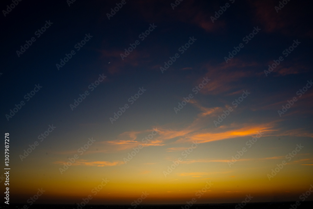 Fototapeta premium atardecer en el mar