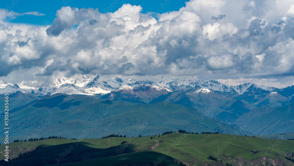 Fototapeta premium road to the snow mountains, 独库公路
