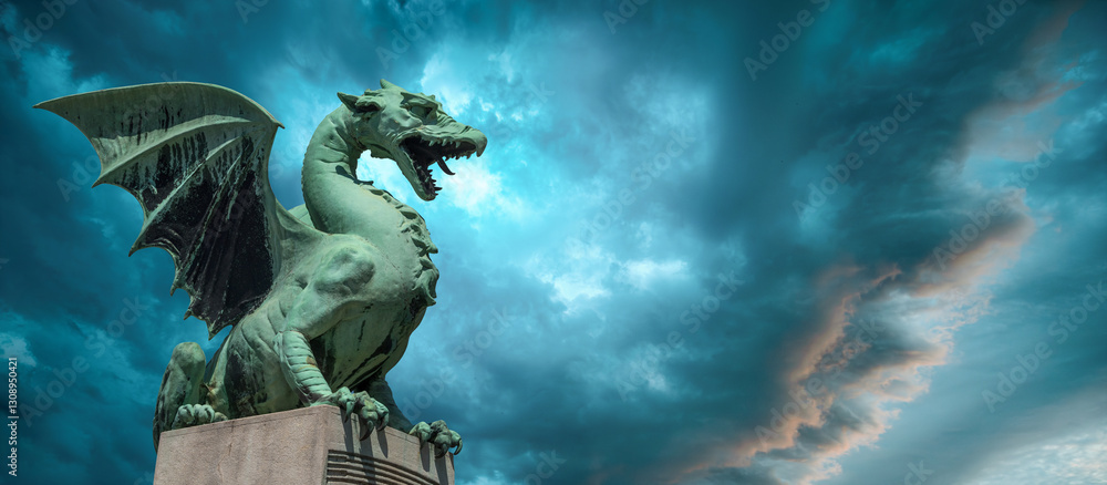 Fototapeta premium Dragon bridge (Zmajski most), symbol of Ljubljana, capital of Slovenia, Europe.